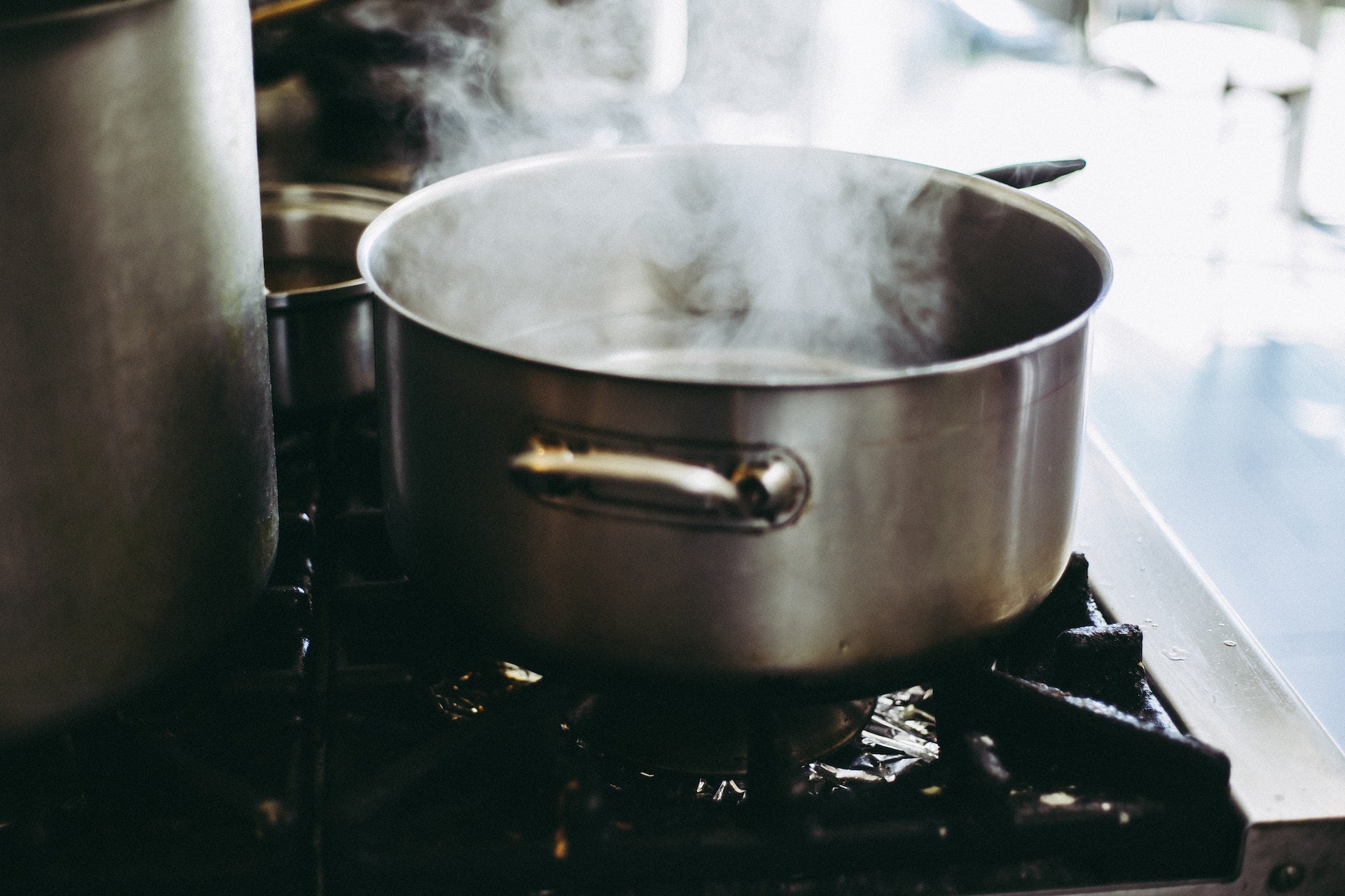 pot of boiling water